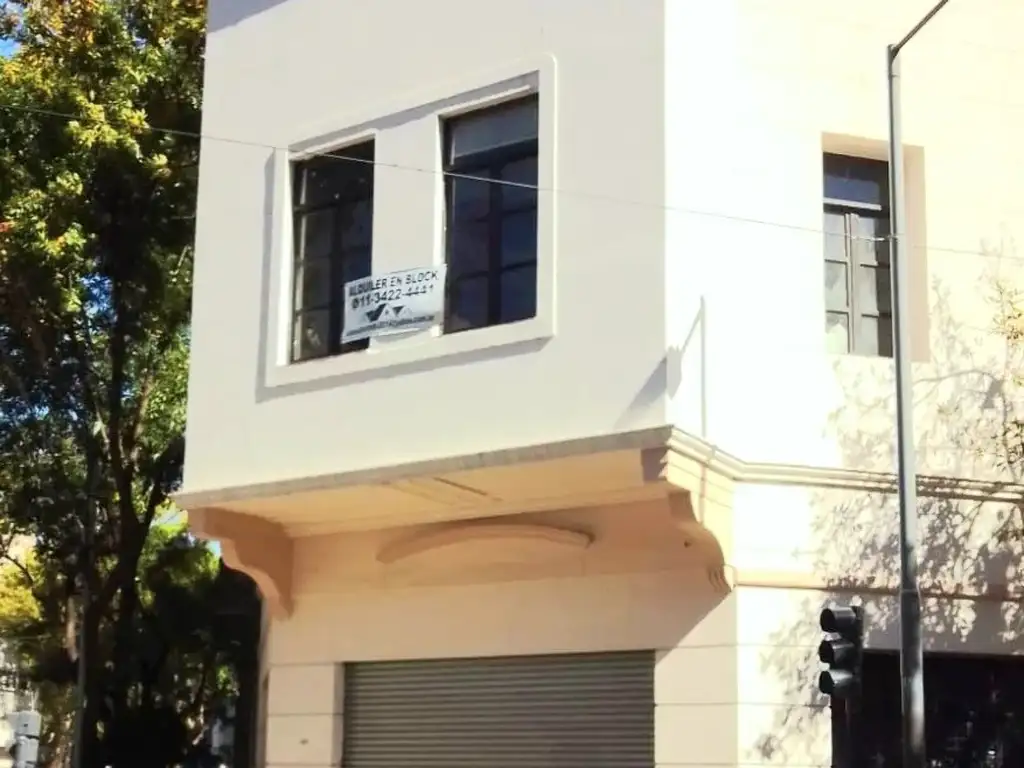 Foto de LOCAL Y OFICINAS EN ESQUINA SOBRE LOTE PROPIO, imagen 1