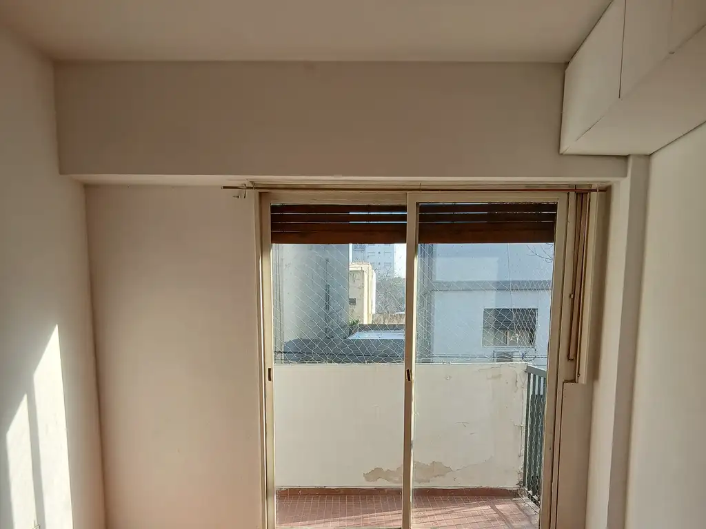 Foto de DEPARTAMENTO DE 3 AMBIENTES AL FRENTE CON BALCON CORRIDO, imagen 2