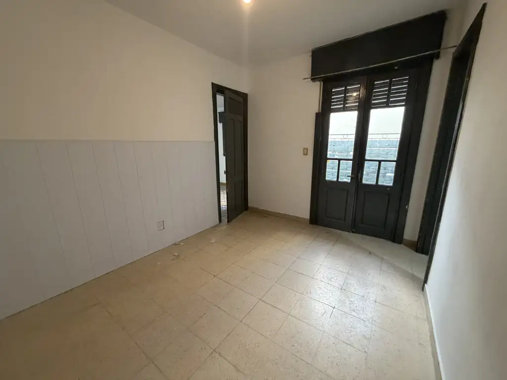 Foto de Alquiler Ph 4 ambientes con patio para uso comercial - Villa Lugano, imagen 4