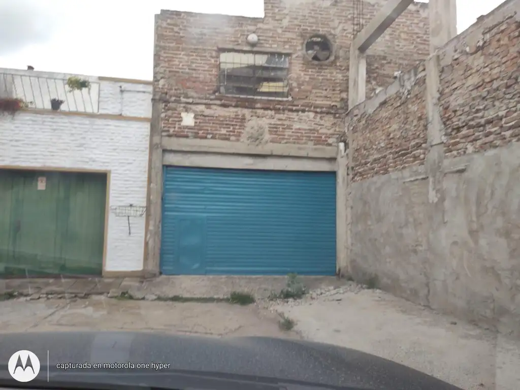 Foto de GALPON 350MTS. Ramos Mejia, Larrea 4 cuadras de Rivadavia, imagen 2