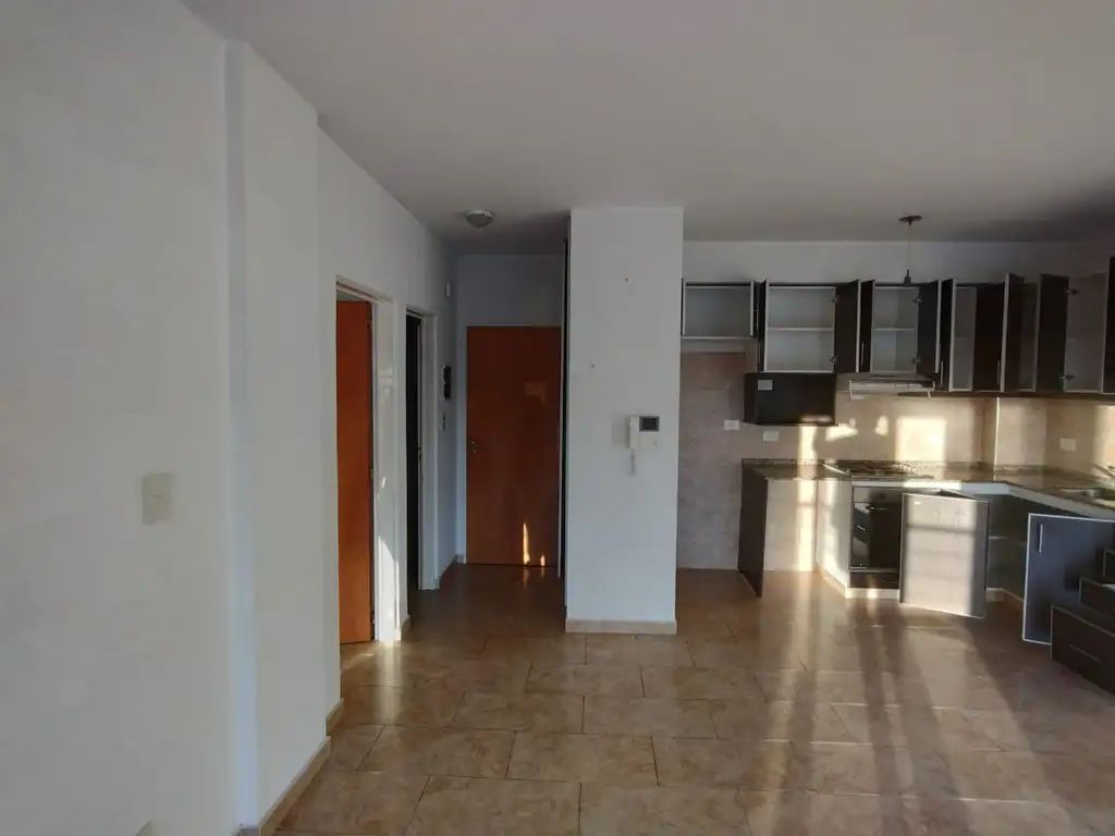 Foto de SAN MARTIN ALQUILA DEPARTAMENTO 2 AMB CON BALCON, imagen 3