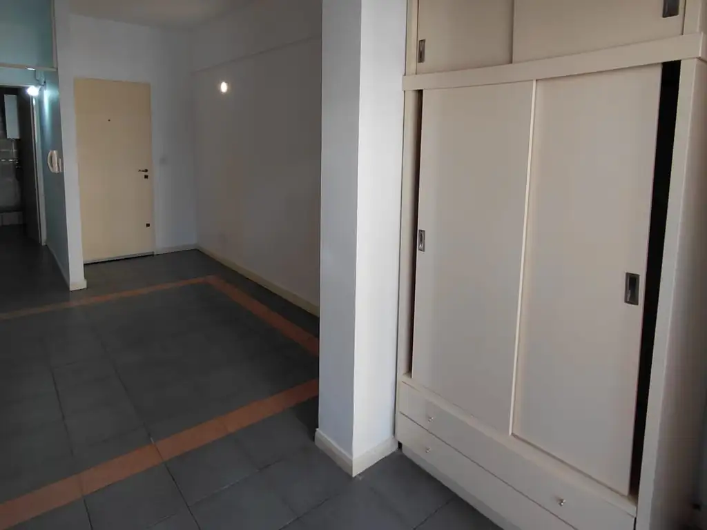 Foto de ALQUILER DEPARTAMENTO MONOAMBIENTE CON BALCON EN EXCELENTE ZONA DE, imagen 2