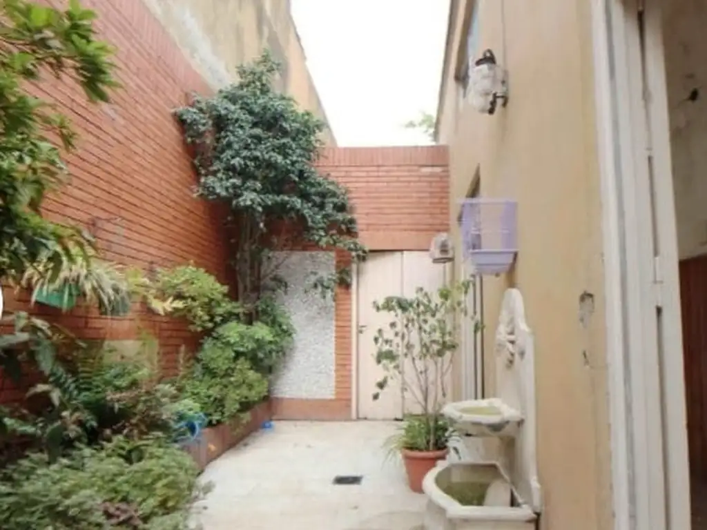 Foto de CASA CON COCHERA Y JARDIN, imagen 2