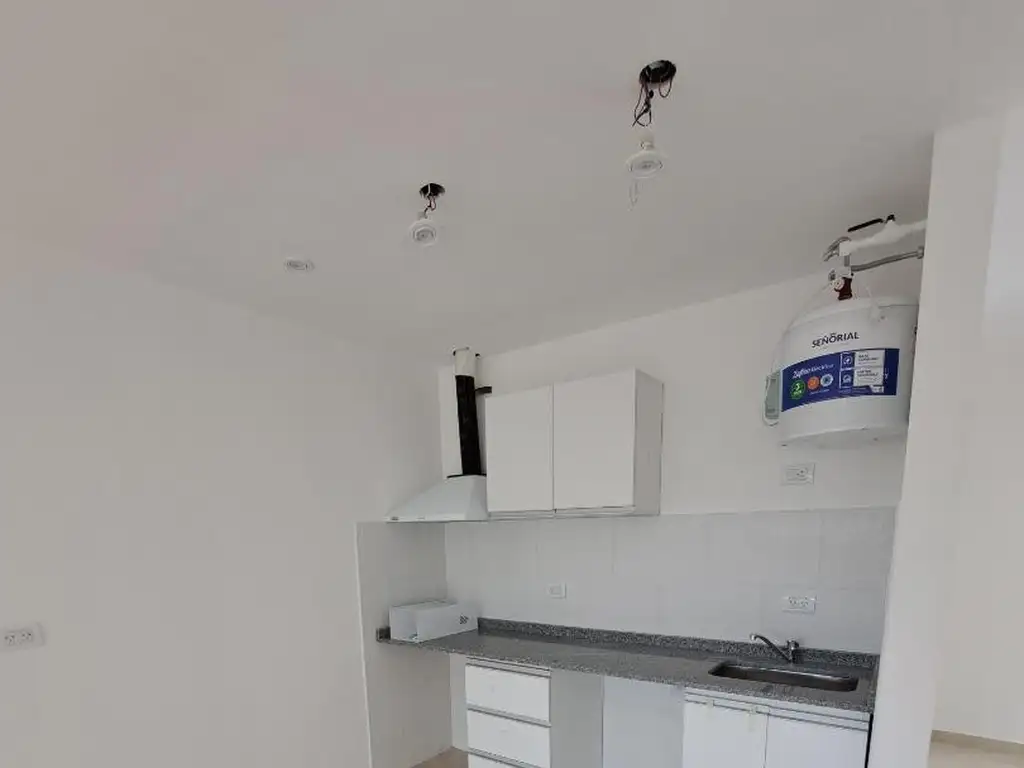 Foto de Alquiler Monoambiente con balcón. Quilmes O., imagen 1
