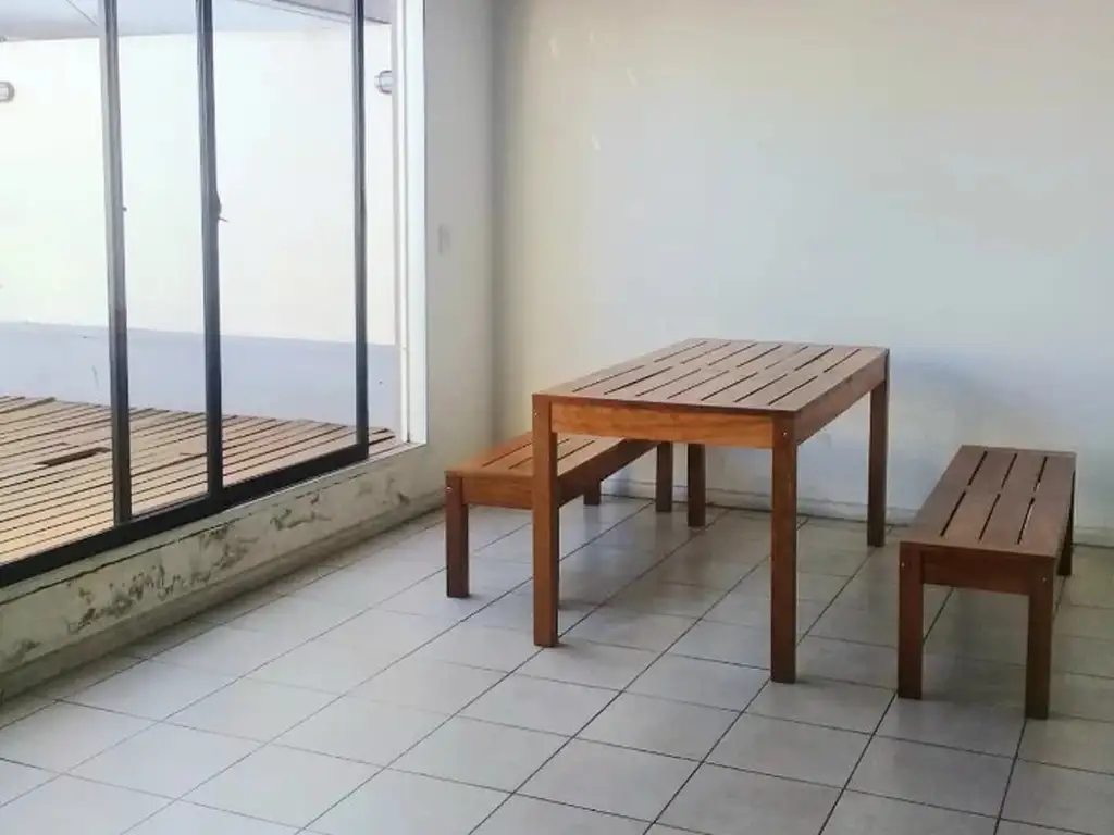 Foto de RETASADO - AMPLIO MONOAMBIENTE CON ESPACIO GUARDACOCHE AL CFTE BALCON, imagen 4