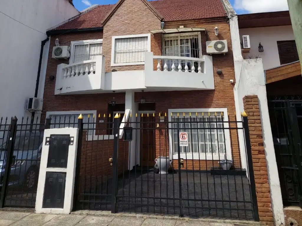 Foto de EXCELENTE DUPLEX 4 AMBIENTES CON COCHERA., imagen 4