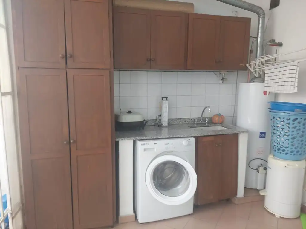 Foto de EXCELENTE DUPLEX 4 AMBIENTES CON COCHERA., imagen 1