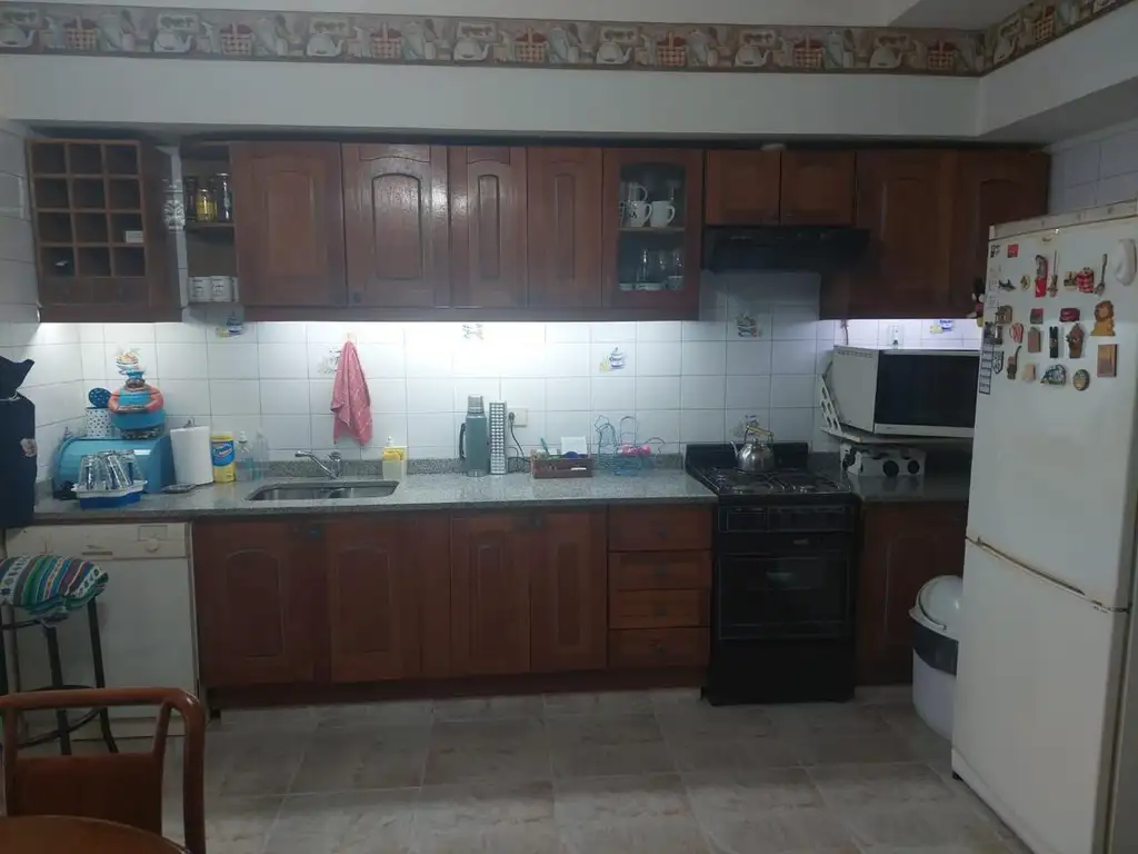 Foto de EXCELENTE DUPLEX 4 AMBIENTES CON COCHERA., imagen 2