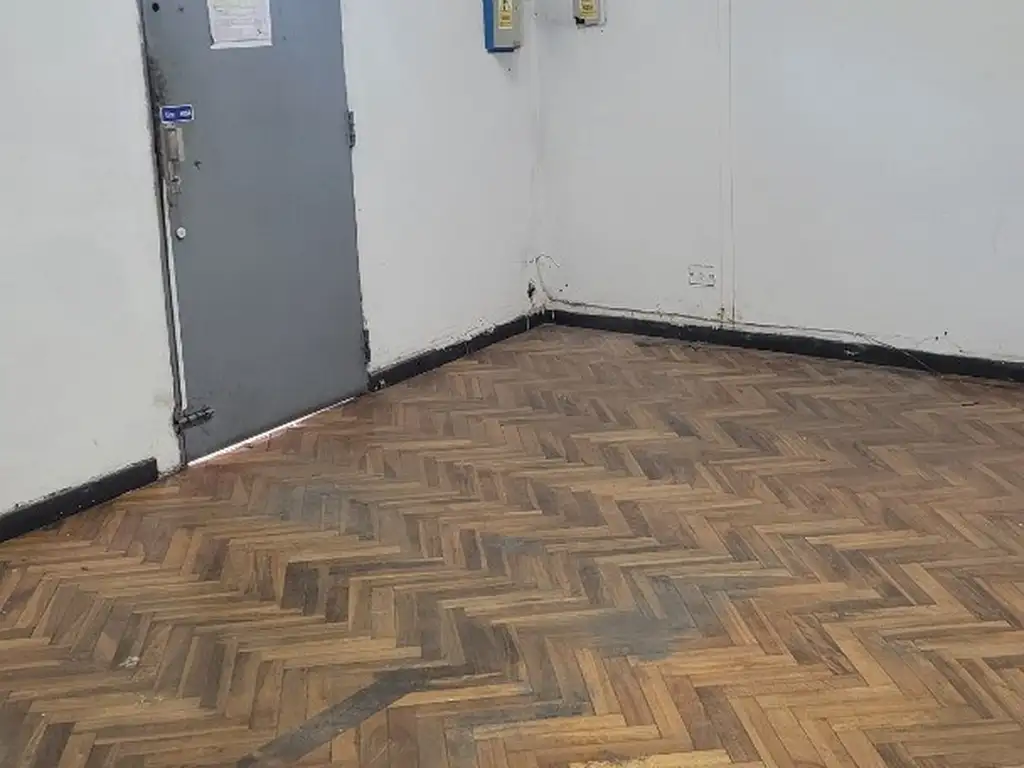 Foto de EXCELENTE GALPON SOBRE A MITRE , A METROS DE PELLIZA 300 m2 cub sobre, imagen 4
