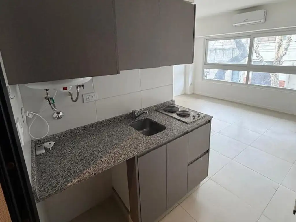 Foto de monoambiente a estrenar al frente, imagen 1