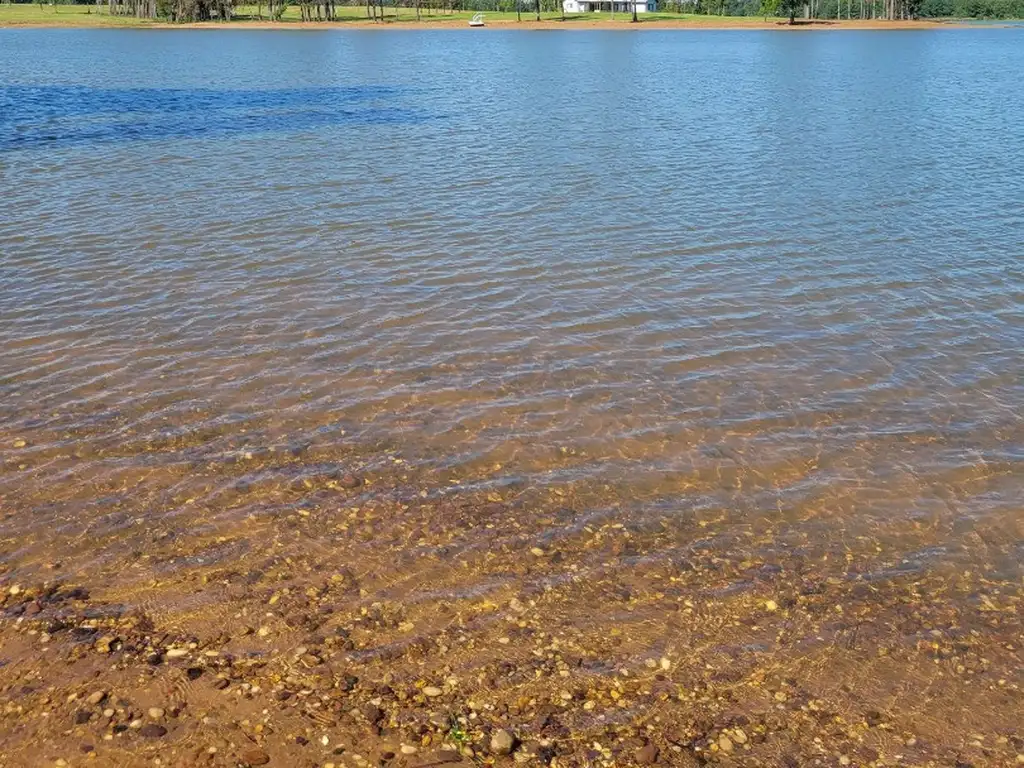 Foto de Vendo Lotes sobre el Lago, imagen 1