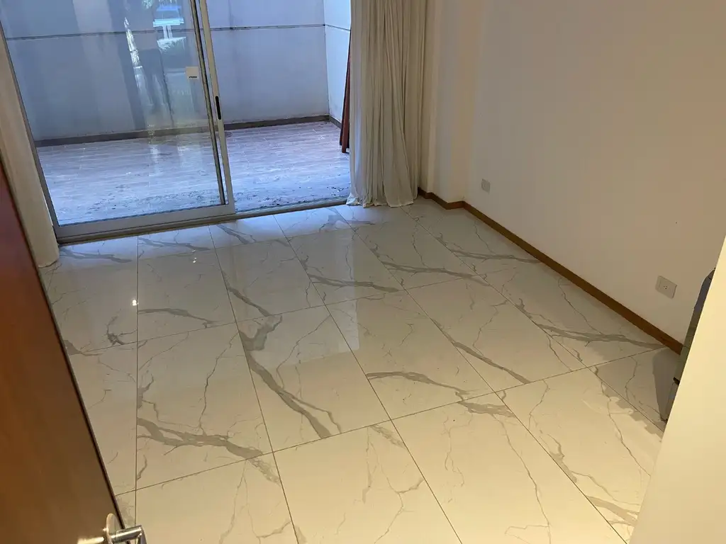 Foto de 2 Amb, Planta Baja Con Patio 3 anos, 71 Metros Totales, 30 M De Patio, imagen 1