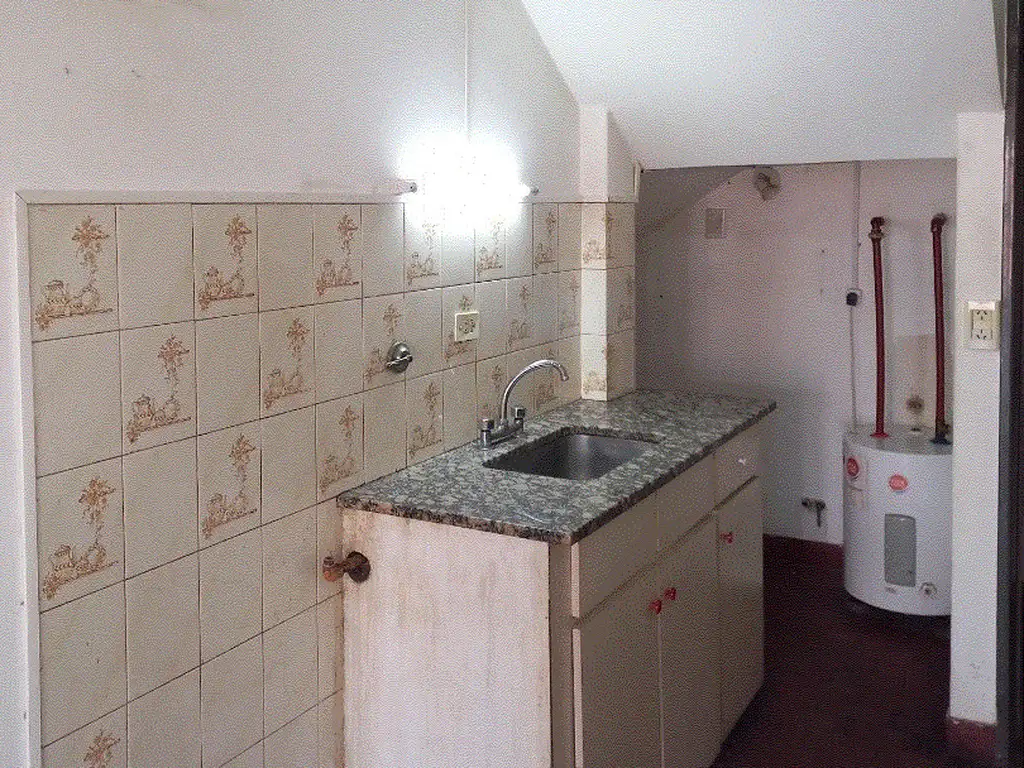 Foto de Monoambiente tipo casa al frente con entrada independiente apto, imagen 2