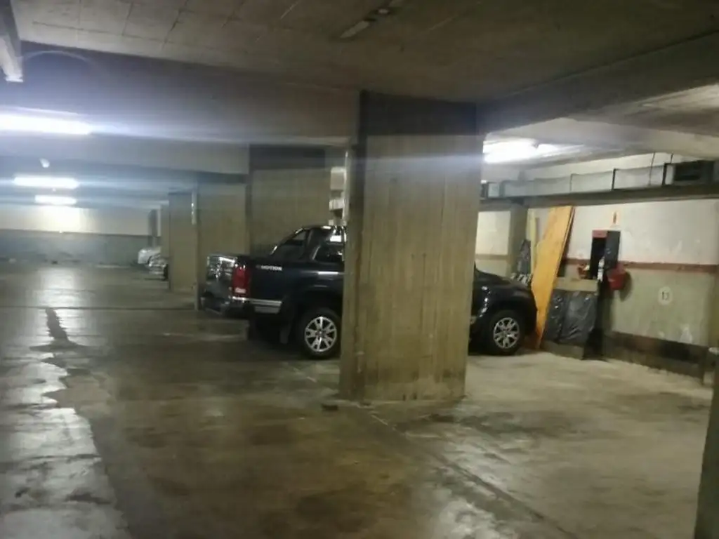 Foto de Excelente cochera en subsuelo en edificio., imagen 2