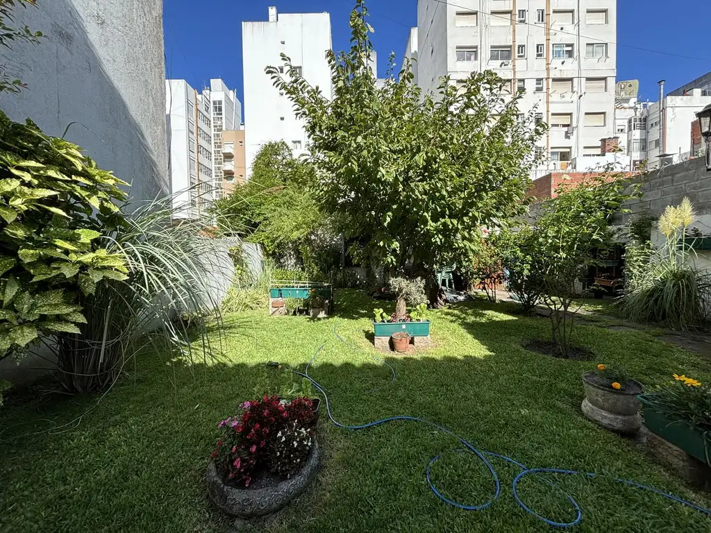 Foto de ESPECTACULAR CHALET A 300 MS DE PLAZA COLÓN, imagen 2