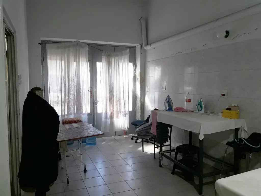 Foto de DEPARTAMENTO PH TIPO CASA FRENTE. 9 AMBIENTES. 3 BAÑOS, imagen 5