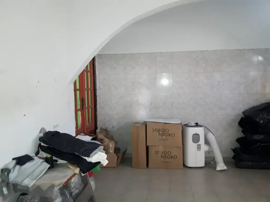 Foto de DEPARTAMENTO PH TIPO CASA FRENTE. 9 AMBIENTES. 3 BAÑOS, imagen 3