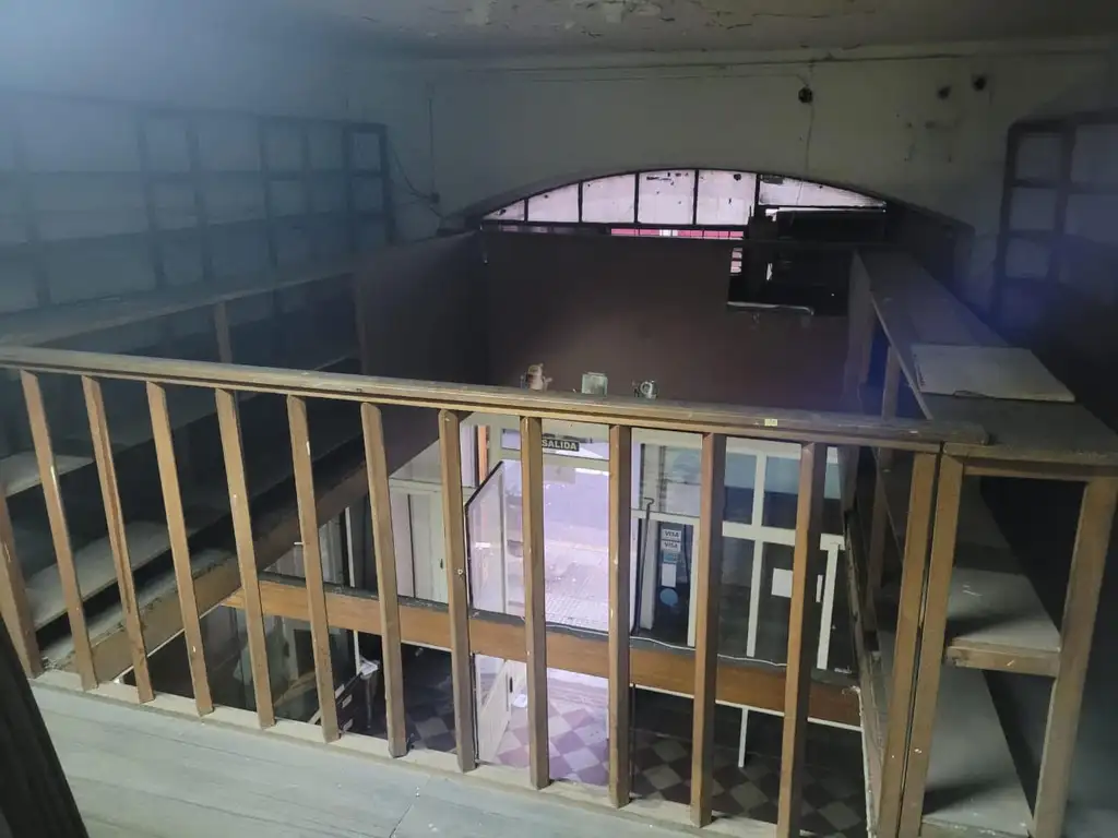 Foto de Local Planta baja y entre piso-Baño-cocina, imagen 1