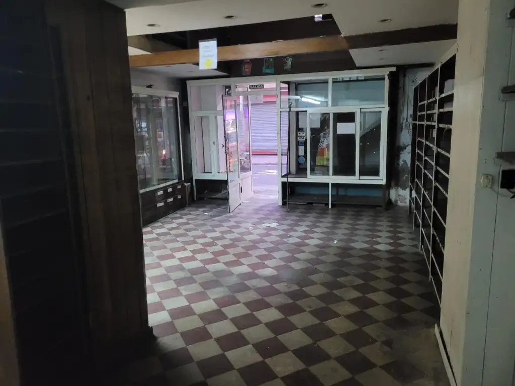 Foto de Local Planta baja y entre piso-Baño-cocina, imagen 2