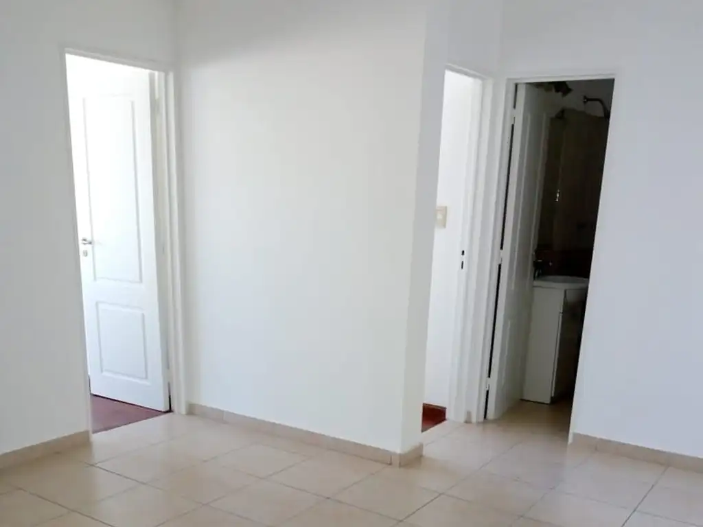 Foto de SE ALQUILA HERMOSO DPTO DE 2 DORM EN GENERAL PAZ, imagen 5