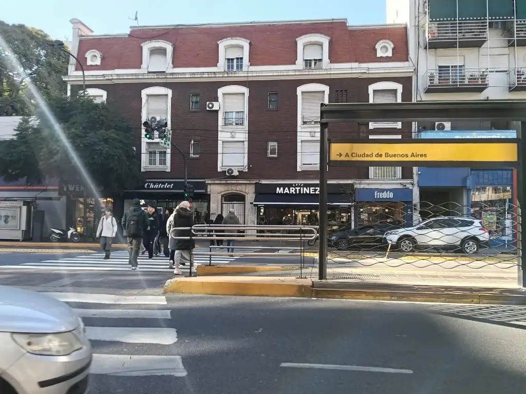 Foto de Hermoso 3 ambientes de estilo con balcón francés con 3 aires, imagen 2