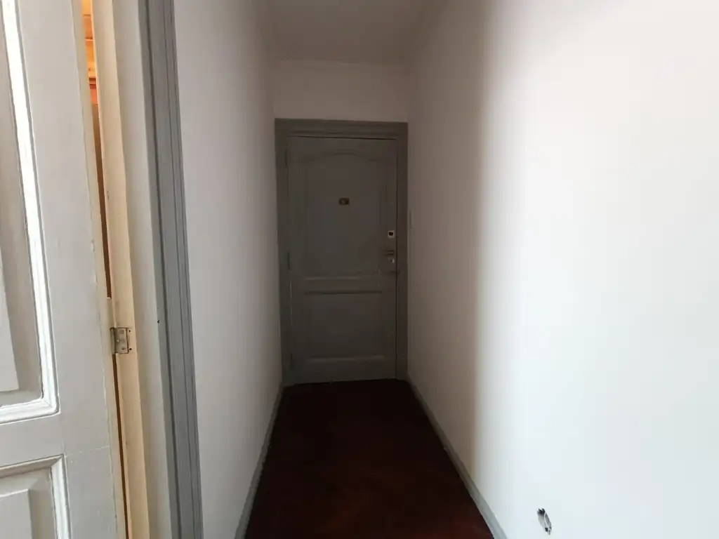 Foto de Hermoso 3 ambientes de estilo con balcón francés con 3 aires, imagen 3