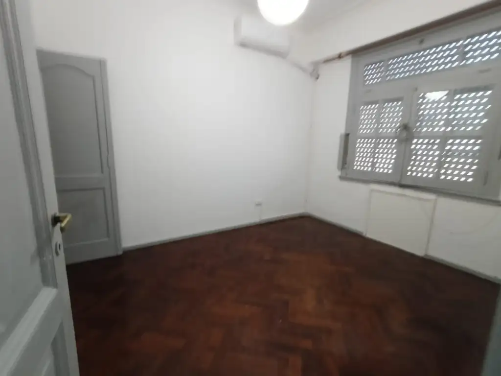 Foto de Hermoso 3 ambientes de estilo con balcón francés con 3 aires, imagen 5