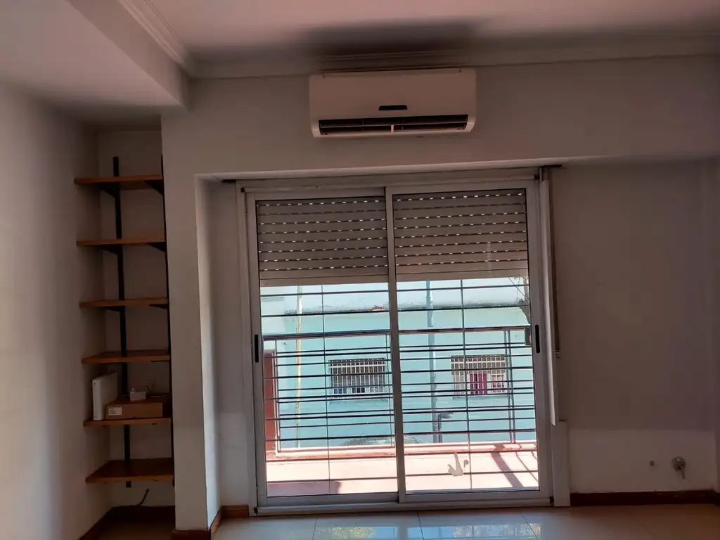 Foto de Departamento de 2 Amb. c/Balcon en Excelente estado, imagen 4