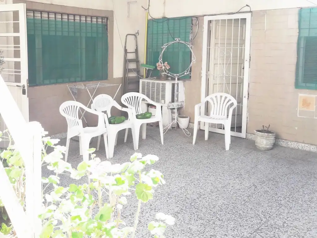 Foto de Departamento tipo casa. Gran cocina!!. patio y terraza., imagen 2