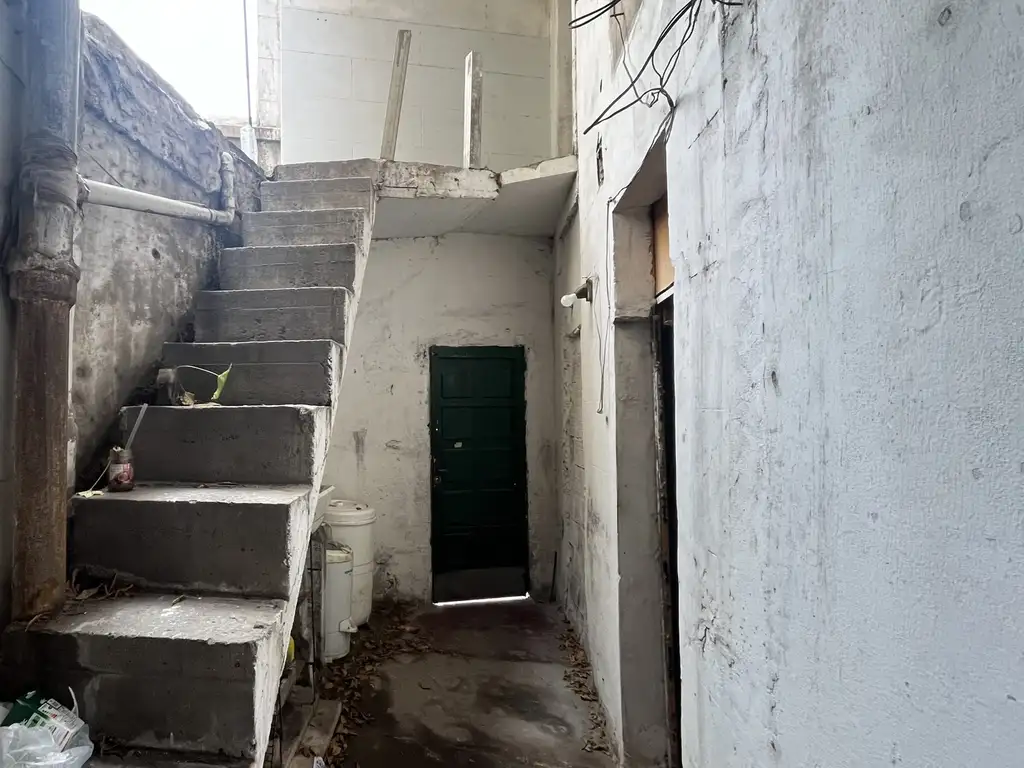Foto de Lote irregular en venta con salida a dos calles, ideal constructor, imagen 1
