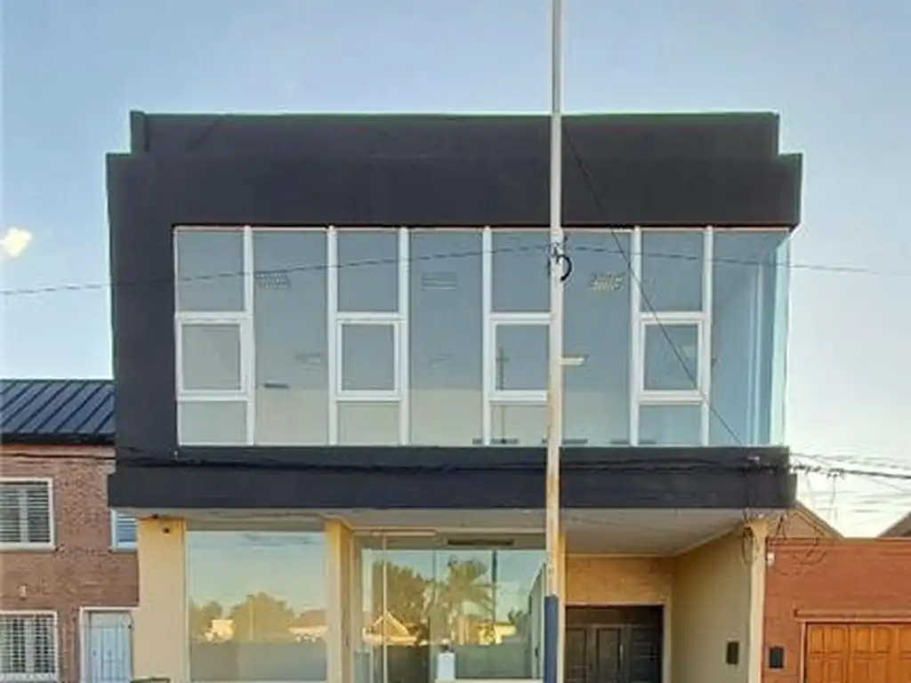 Foto de LOCALES - A LA CALLE - SAN MARTÍN ESTE-OESTE, PRESIDENTE ROQUE SÁENZ, imagen 1