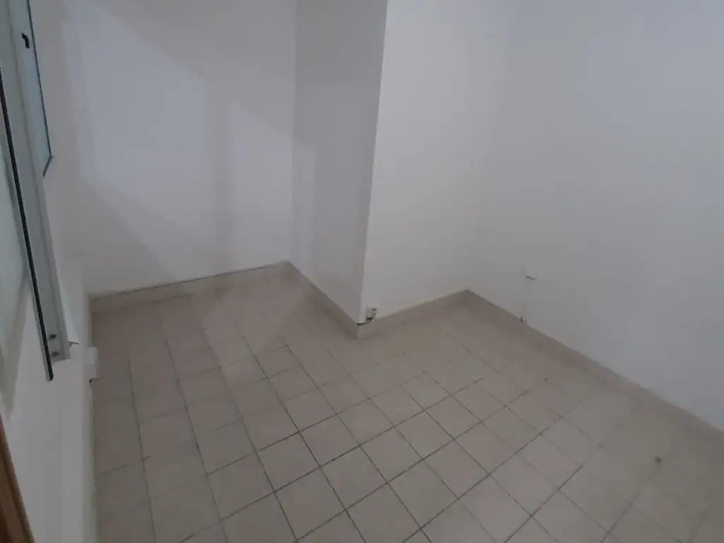 Foto de Dpto tipo casa 3 ambientes en alquiler, imagen 2
