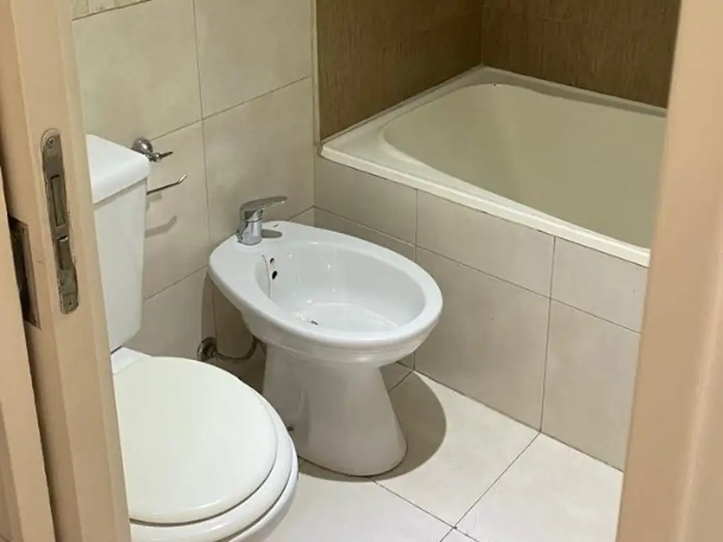 Foto de SEMIPISO 3 ambientes / cochera para auto mediano/chico y terraza propia, imagen 4