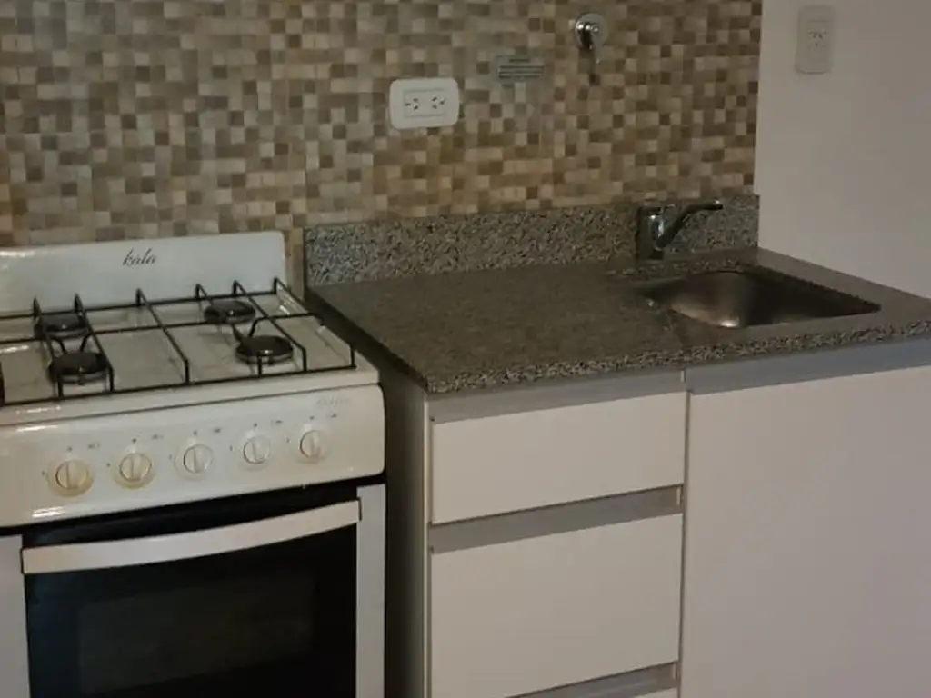 Foto de MONOAMBIENTE CON PATIO, imagen 2