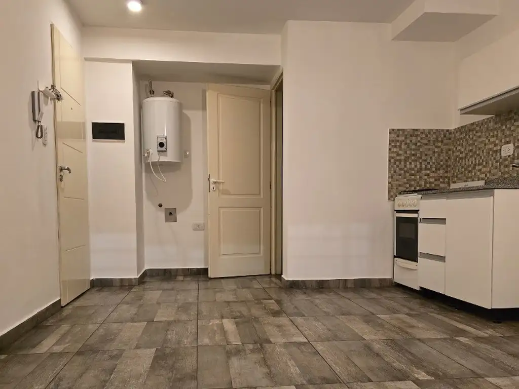 Foto de MONOAMBIENTE CON PATIO, imagen 3