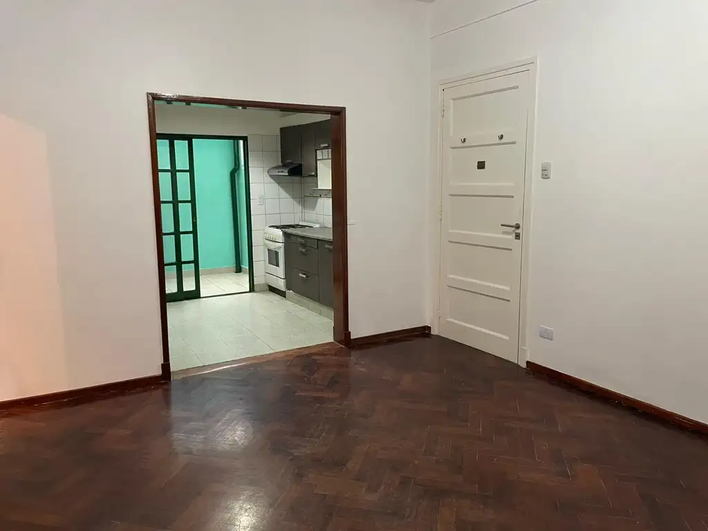 Foto de DEPTO TIPO CASA 3 AMB PB FTE S/EXP PATIO Y LAV, imagen 2