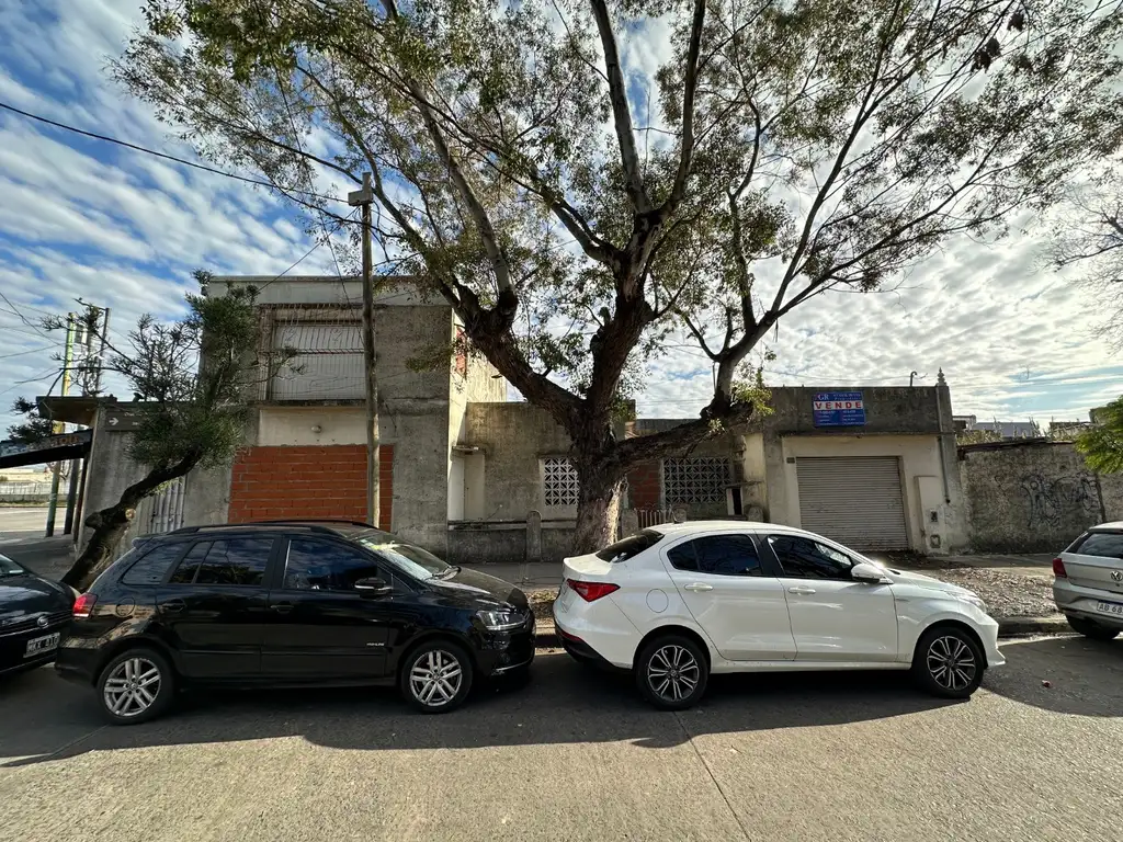 Foto de VENTA EN BLOCK. TRES UNIDADES FUNCIONALES. UF1: LOCAL. UF2: DEPTO DE 2, imagen 3