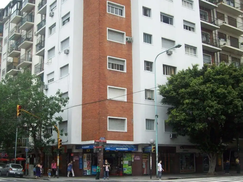 Foto de 2 amb. Almagro, Av. Belgrano esq. Av. Boedo. IMPECABLE! XL, imagen 4