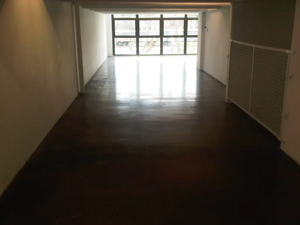 Foto de Local 600m2 en 3 plantas, estacionamiento, techo de hormigón, único en, imagen 3
