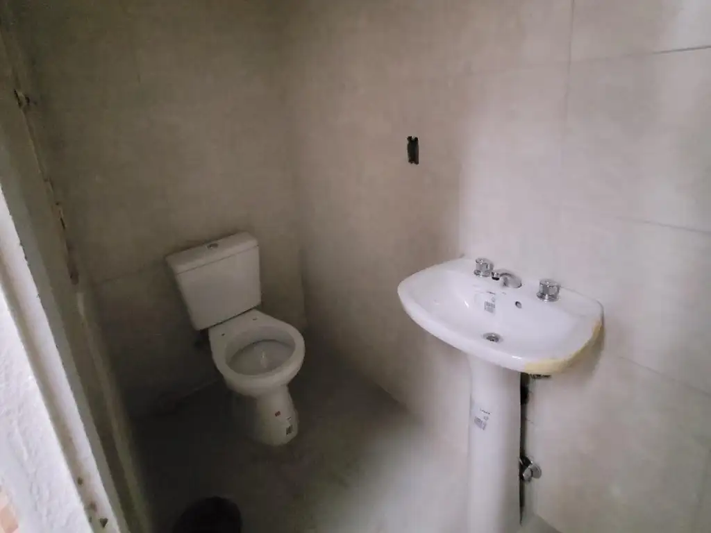 Foto de Excelente Galpon, con oficinas mas vivienda en Primer piso. Ubicacion, imagen 3