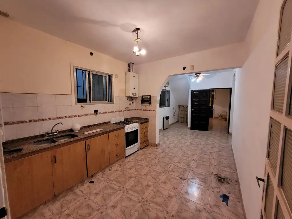 Foto de Excelente Galpon, con oficinas mas vivienda en Primer piso. Ubicacion, imagen 2