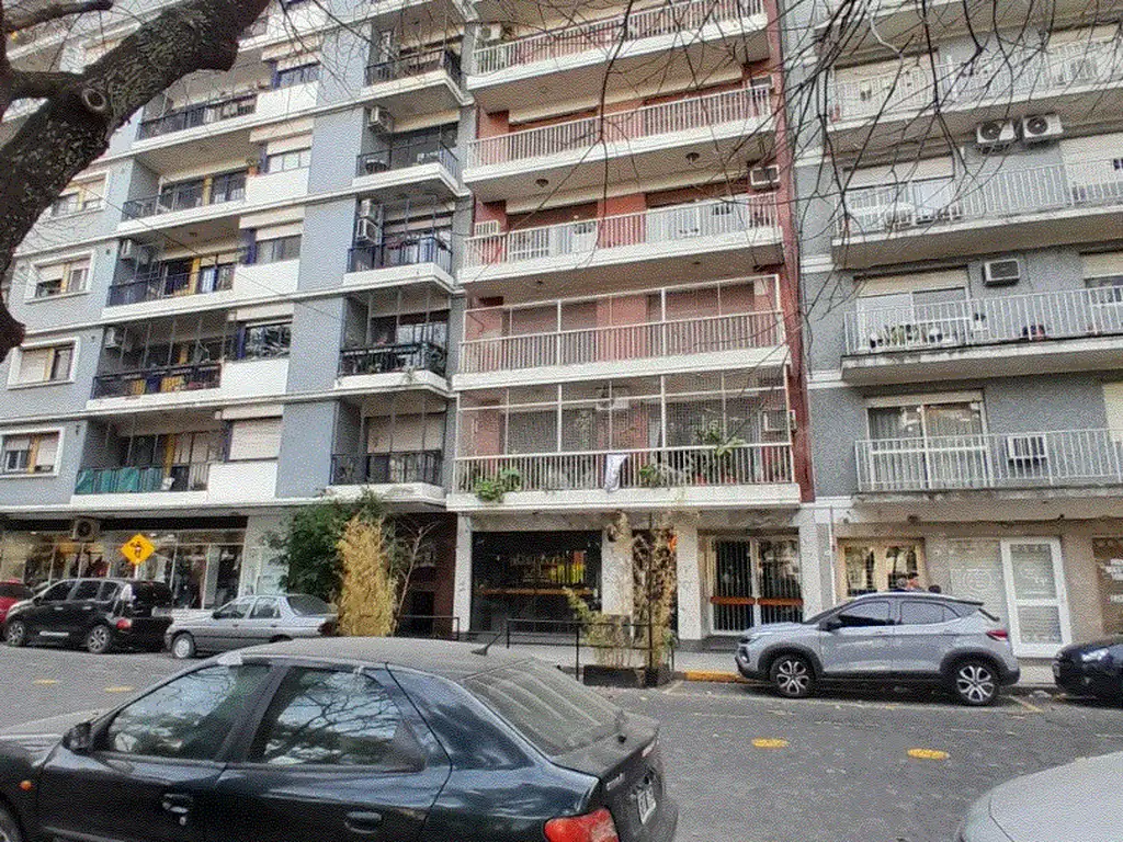 Foto de PISO- 4 ambientes c/dependencia- RECICLADO! PLAZA COLOMBIA!, imagen 1