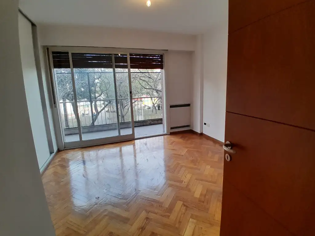 Foto de PISO- 4 ambientes c/dependencia- RECICLADO! PLAZA COLOMBIA!, imagen 5