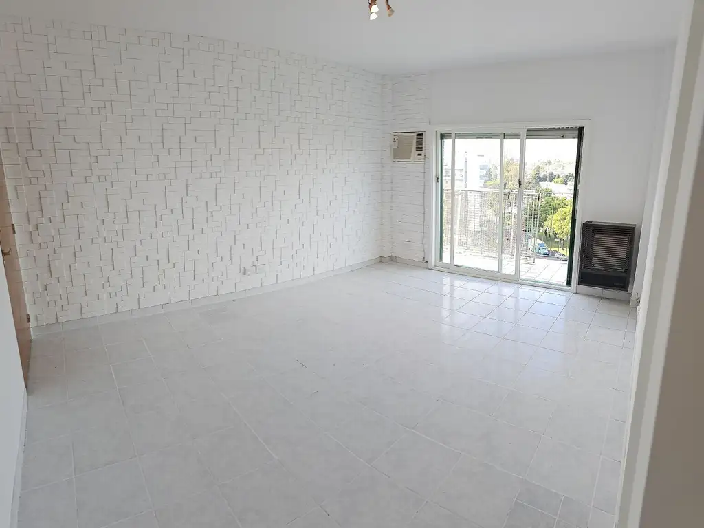 Foto de Departamento 2 Ambientes con Escritorio Balcon Cocina independiente, imagen 2