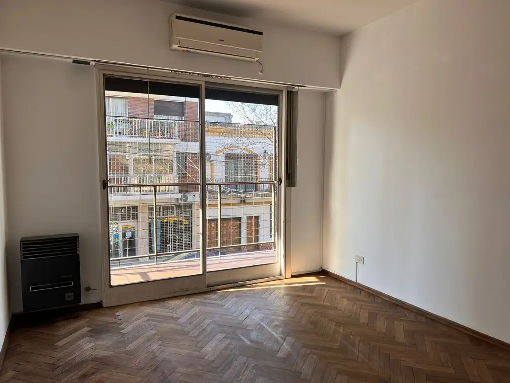 Foto de Alquiler Boedo 3 ambientes al frente con balcón y patio, imagen 5