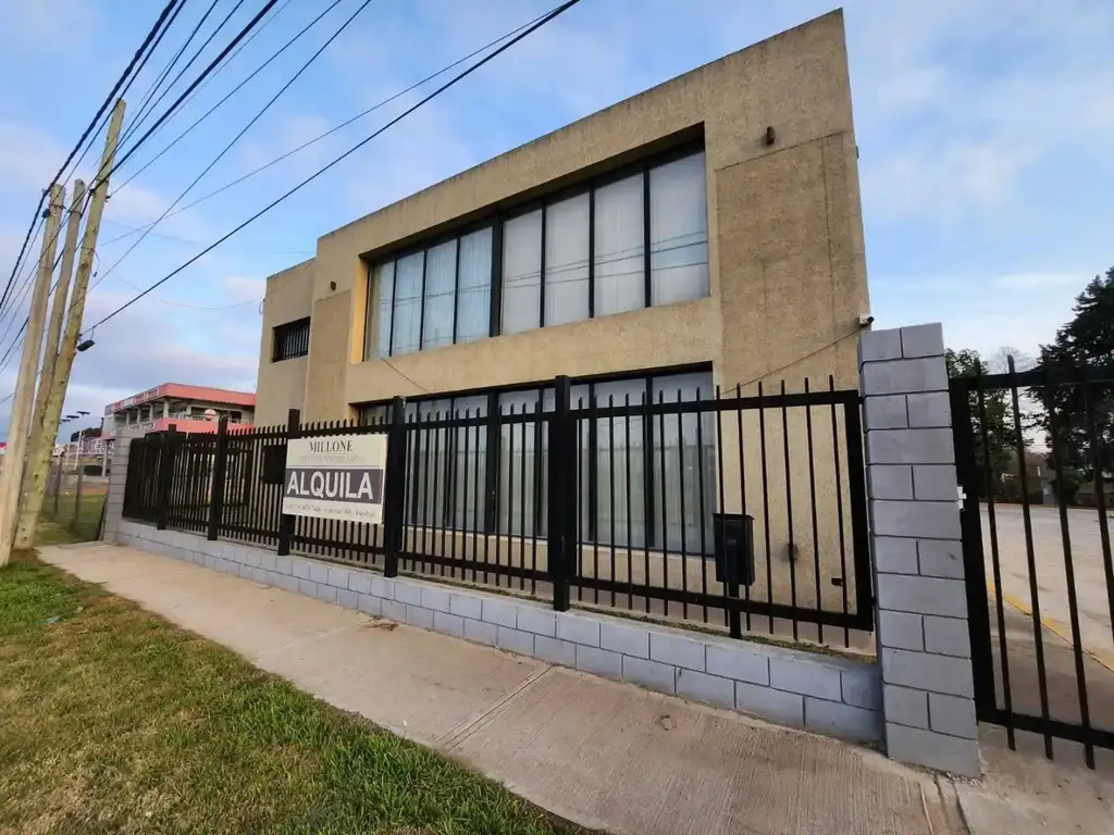 Foto de OFICINAS CON DEPOSITO SOBRE COLECTORA LOMA VERDE, imagen 2