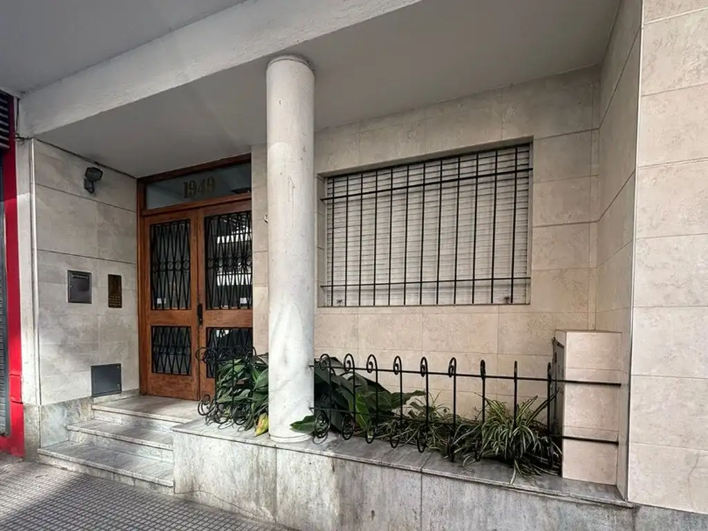 Foto de 3 Ambientes 1er piso x esc. Cocina y Lavad, Baño completo, bajas exp, imagen 1