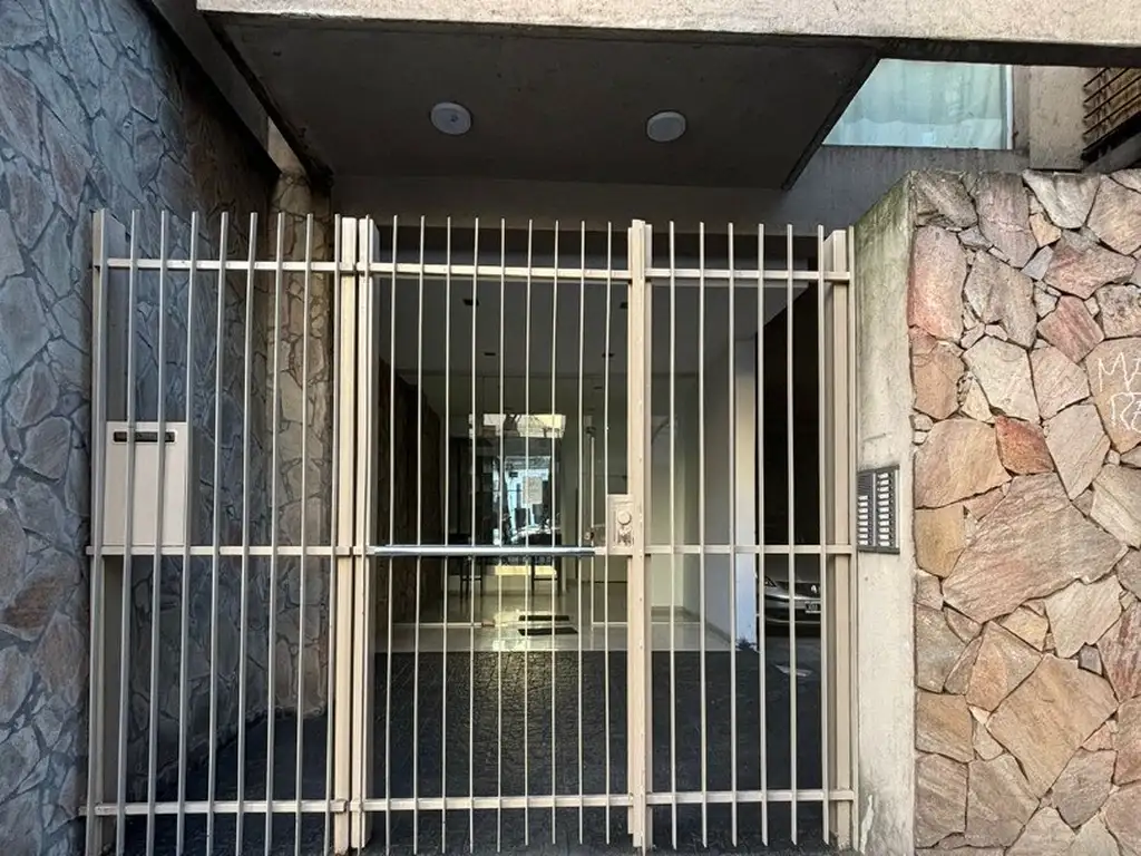 Foto de Monambiente divisible balcon aterrazado al frente, terraza c/solarium, imagen 3