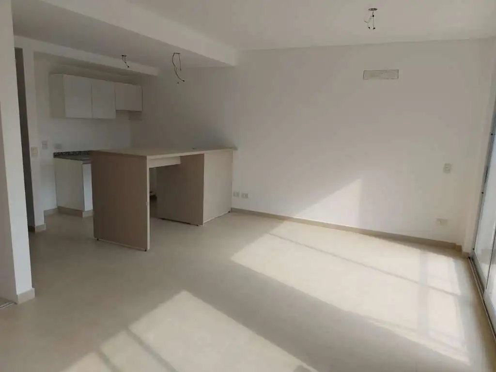 Foto de ALQUILO Departamento a estrenar, muy cómodo a pasos de Av. Maipú, imagen 1