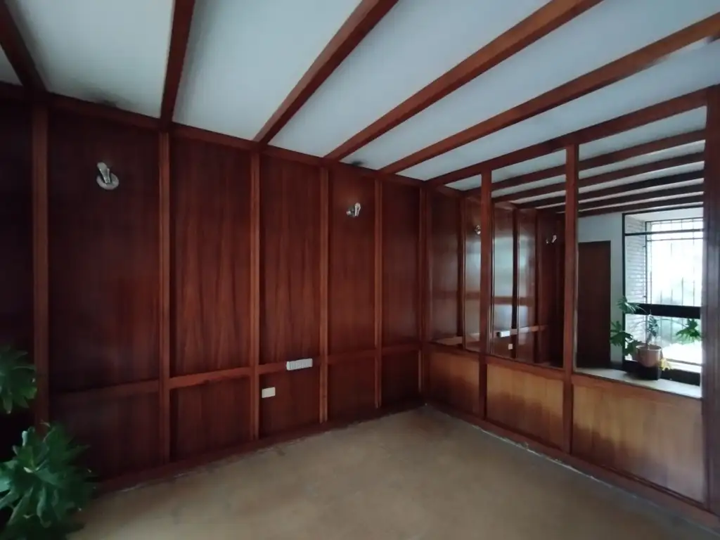 Foto de Al frente, monoambiente con placard, baño, cocina separada. Buena, imagen 1